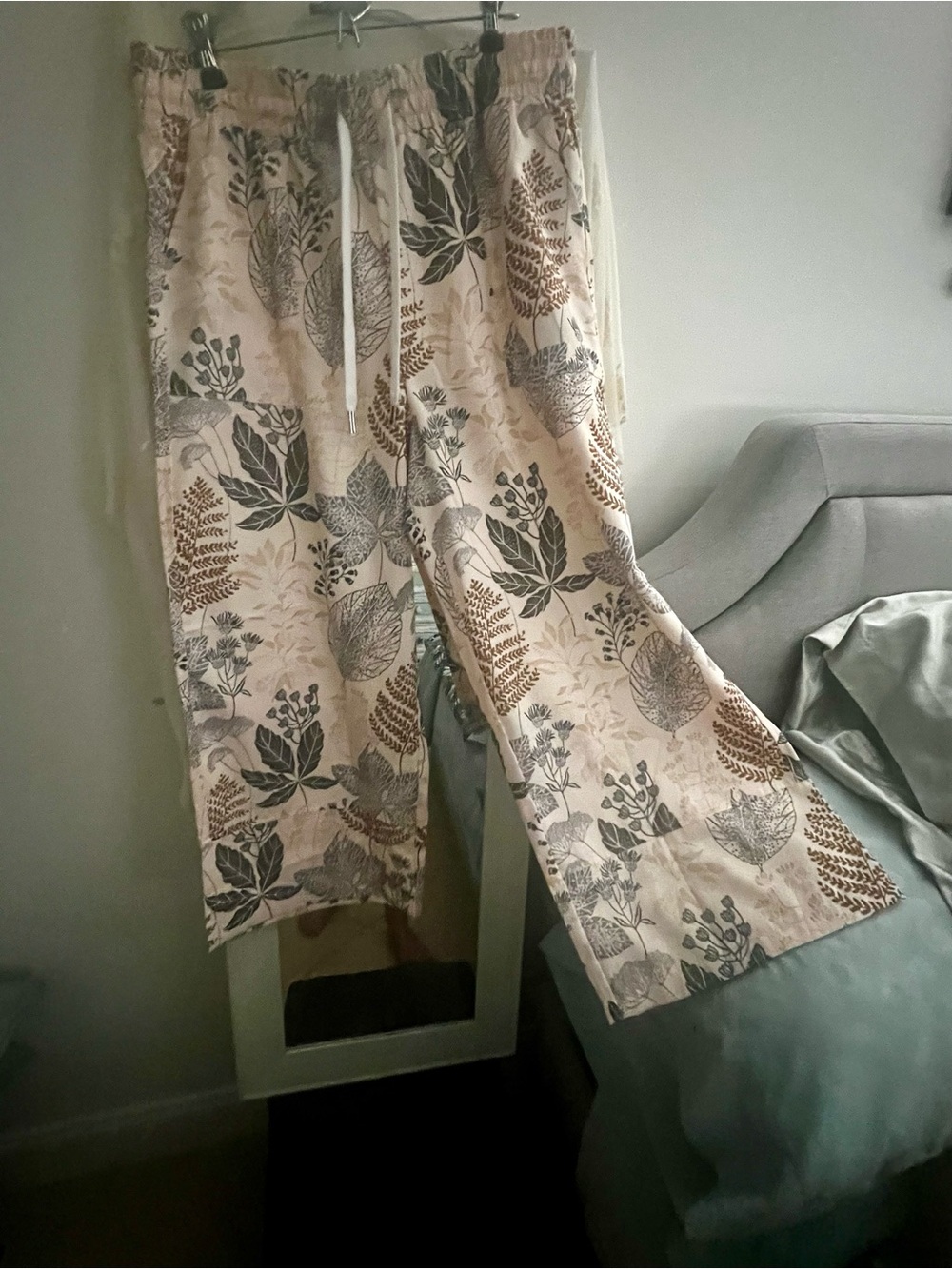 Wide-Leg Botanical Print Lounge Pants in Beige